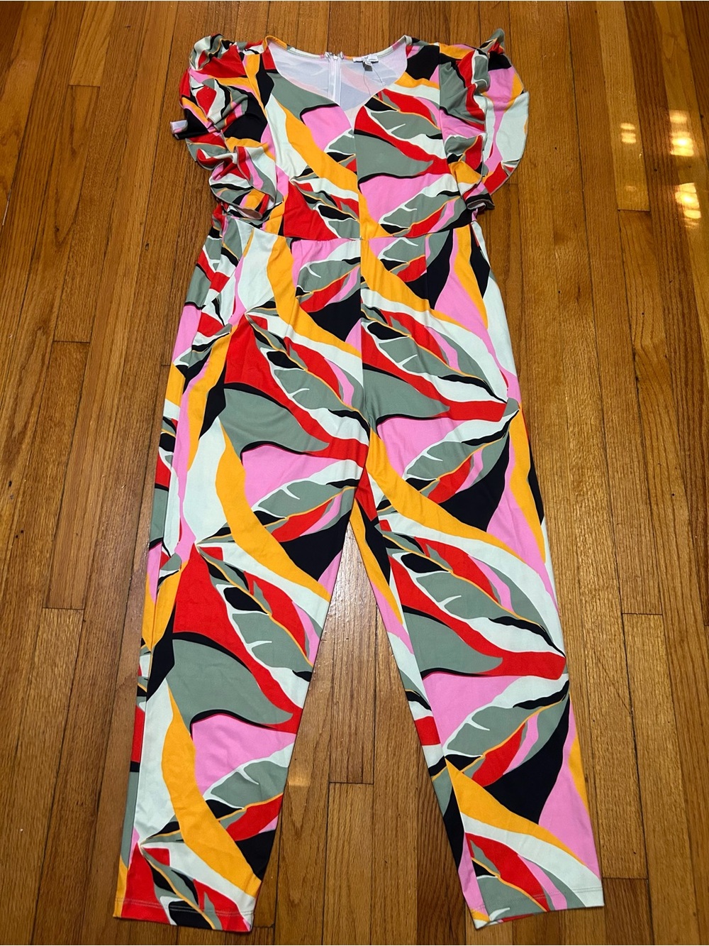 NWT SHAVONNE DORSEY  Multi Color Flutter Sleeve‎ Jumpsuit Top Sz Large